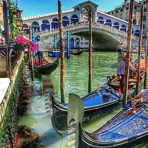 Alloggio Rialto View , Venice Italy